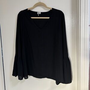 Elle Black Flowy Blouse